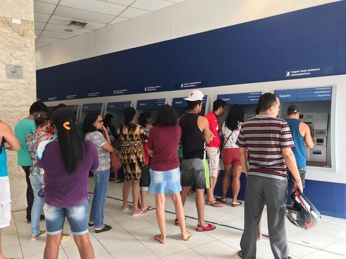 Clientes poderão pagar as contas em caixas eletrônicos usando o código de barras (Crédito: G1)