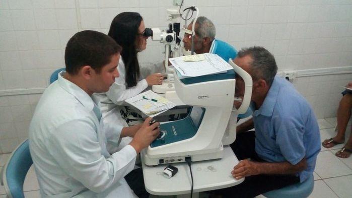 Exames pré-operatórios da cirurgia de catarata em Esperantina (Crédito: Albano Amorim)