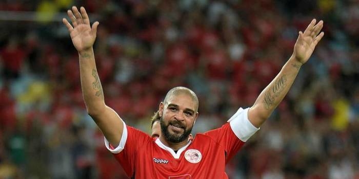 Renato Gaúcho quer ter Adriano Imperador no Grêmio em 2018