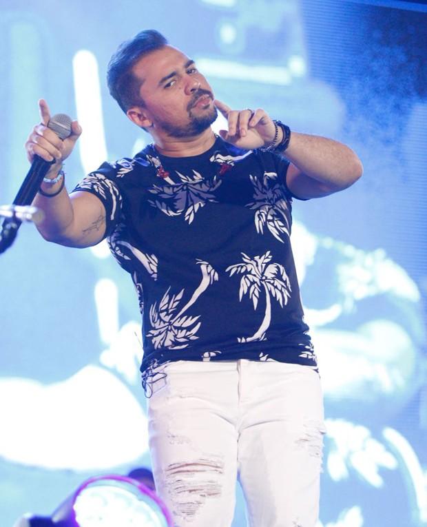 Xand Avião atrai multidão no primeiro dia de festival em Salvador