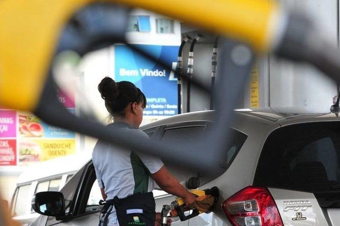 Petrobras anuncia mais uma alta nos preços da gasolina e diesel