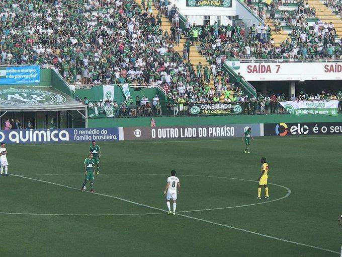 Chapecoense vence Coritiba e está na Pré-Libertadores