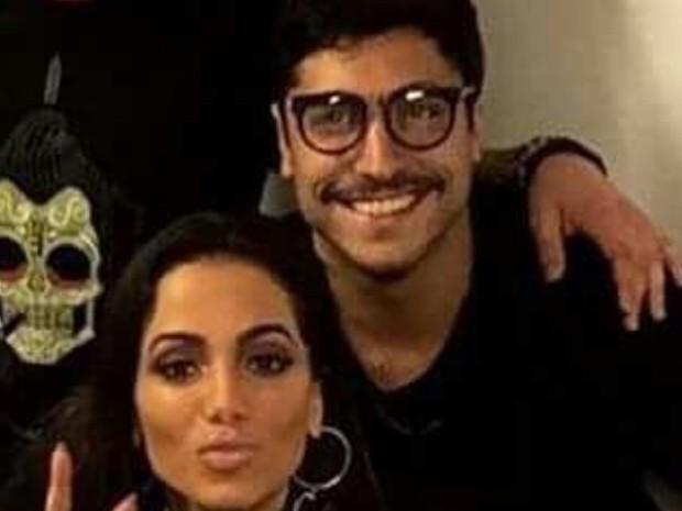 Marido de Anitta aparece com novo visual em foto ao lado da cantora