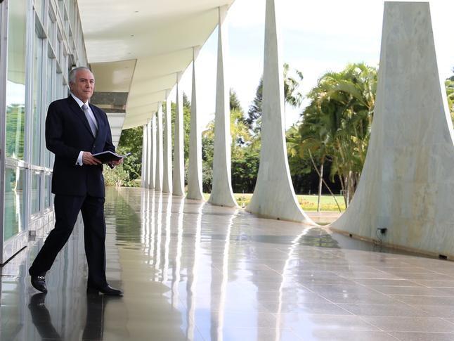 Temer recebe líderes para discutir reforma da Previdência