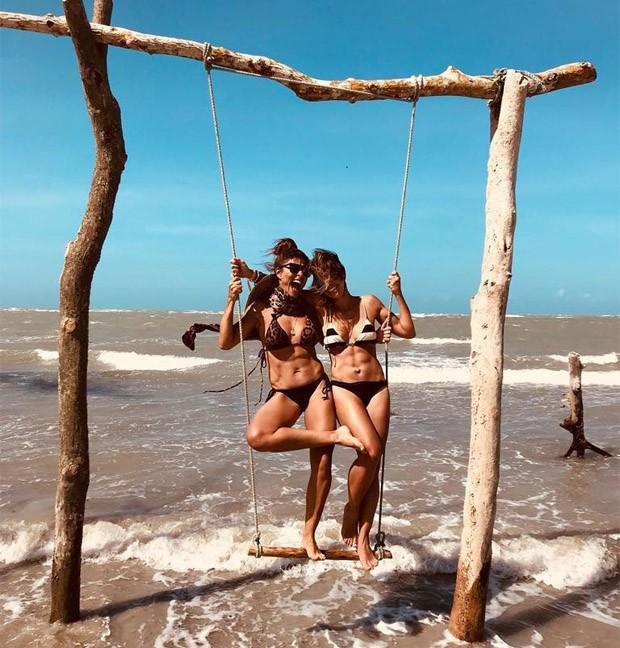 Juliana Paes e amiga (Crédito: Reprodução)