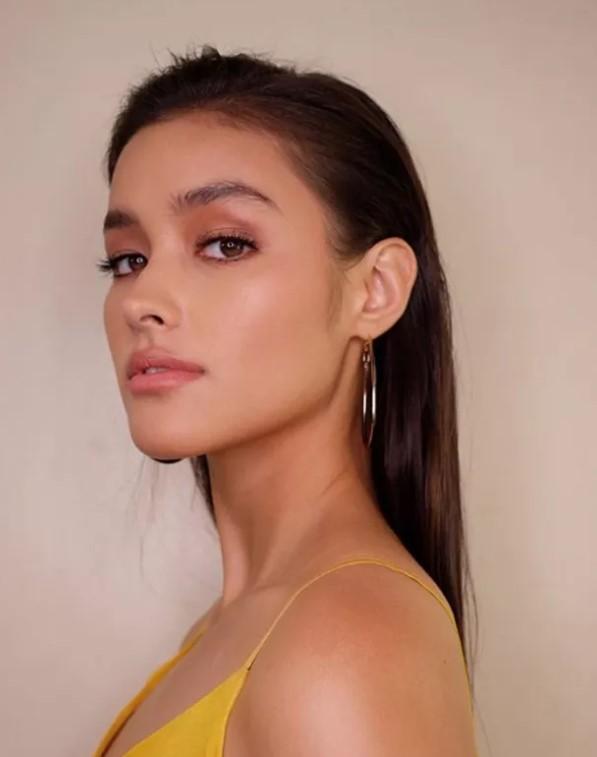 A modelo e atriz Liza Soberano liderou o ranking feminino