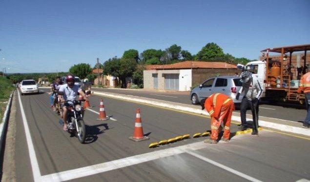 Detran conclui sinalização viária na cidade de Esperantina (Crédito: Ascom)