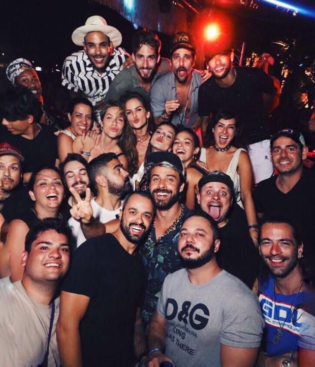 Bruna Marquezine e Neymar reatam namoro em Fernando de Noronha