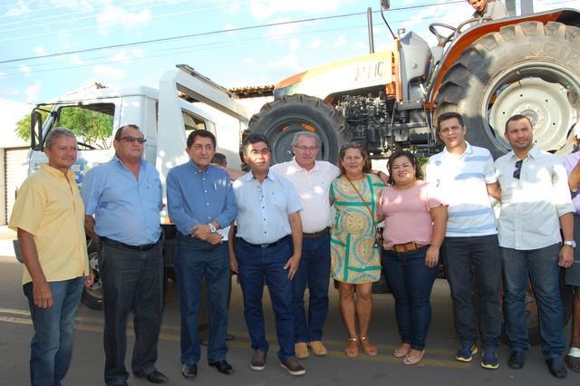 STTR de Ipiranga Recebe Trator Via SDR