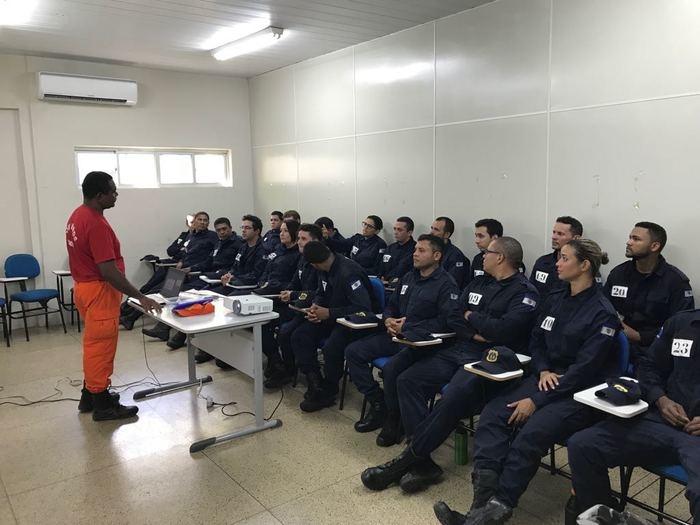 Ao todo, 24 guardas municipais participam do treinamento (Crédito: Reprodução)