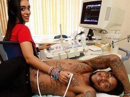 Médica proíbe sexo para time antes de jogo contra o Liverpool