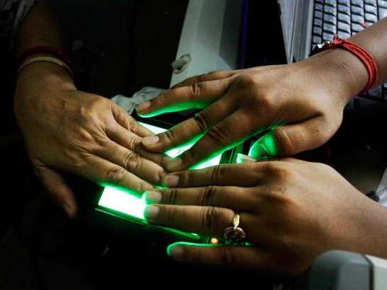 Por não ter dedos, mulher não cadastra biometria e perde pensão