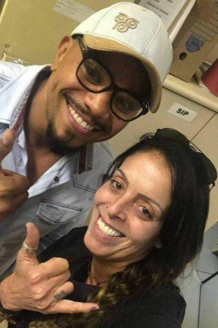 Policial que fez selfie com Rogério 157e tieta Naldo em delegacia