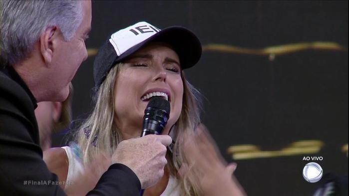 Flávia é a grande campeã de ' A Fazenda-Nova chance'