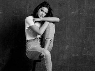 Neymar curte foto de Bruna Marquezine e fãs vão ao delírio