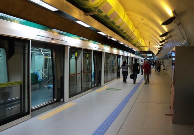 Estação de metrô da Linha 4-Amarela em São Paulo