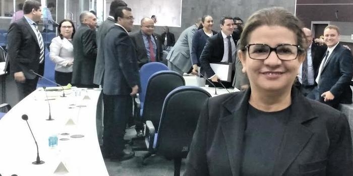 Graça Amorim quer debater anulação do concurso dos cartórios
