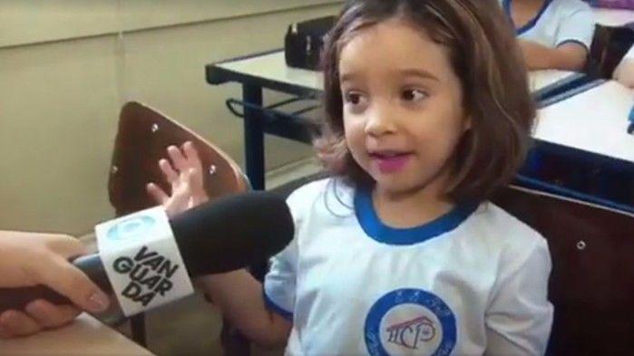 Repórter se surpreende com criança e vídeo viraliza na internet
