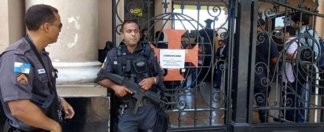 Polícia entra em São Januário atrás de lista de sócios do Vasco