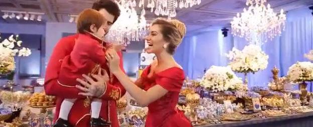 Adriana Sant"Anna comemora primeiro ano do filho em festa luxuosa