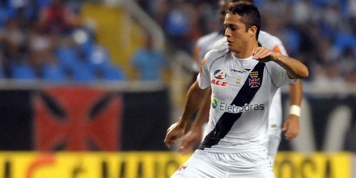 Vasco negocia e zagueiro Anderson Martins entra na mira