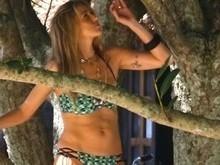 Luana Piovani faz ensaio de biquíni e mostra boa forma aos 40 anos