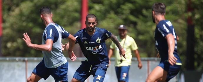 Romulo diz que corta provocações de amigos e vascaínos:"Corto logo"