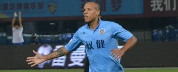 Luis Fabiano rescinde contrato com time da China
