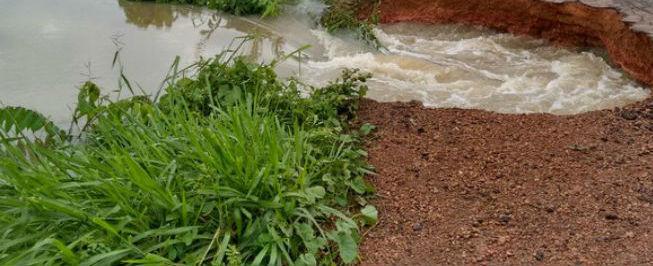 Chuva deixa cratera na BR-222 no Maranhão e pode isolar cidades