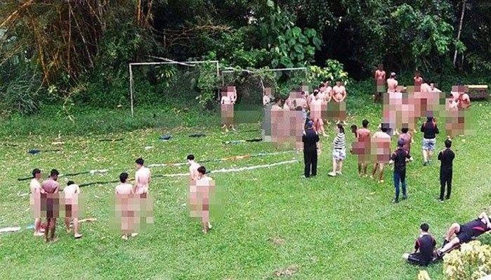 Homens ficaram nus durante atividade motivacional