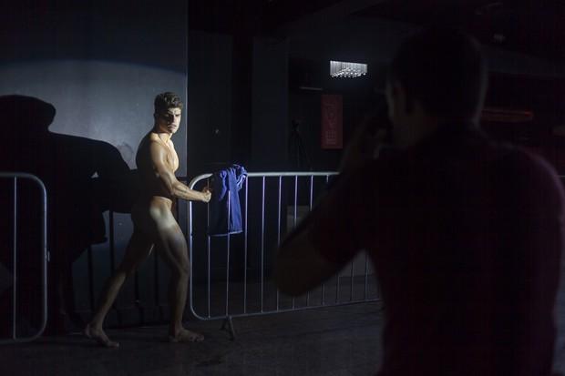 Ex-BBB Antônio no Paparazzo