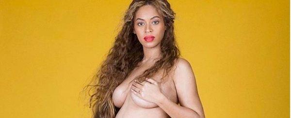 Beyoncé aparece completamente nua em ensaio da gravidez de gêmeos