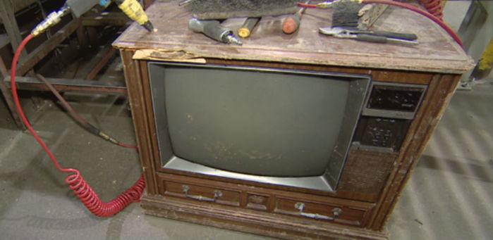 Dinheiro foi encontrado dentro do aparelho de TV