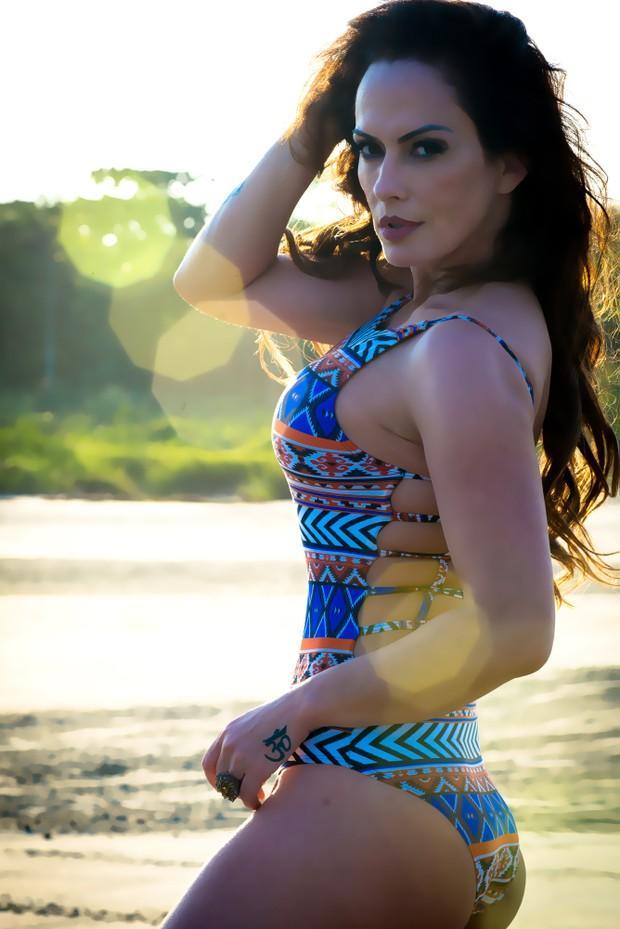 Núbia Óliiver