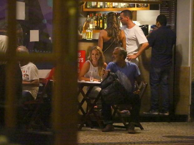 Paolla Oliveira curte noite romântica com o noivo no Rio de Janeiro (Crédito: Ag. News)