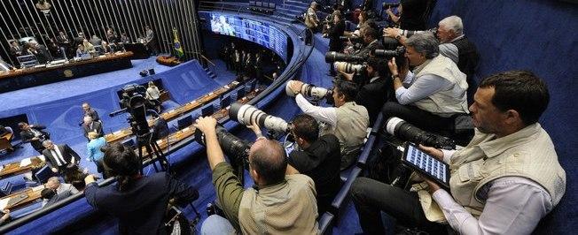 Casos de violência contra jornalistas cresceram 65%, diz Associação