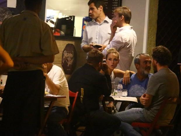 Paolla Oliveira curte noite romântica com o noivo no Rio de Janeiro (Crédito: Ag. News)