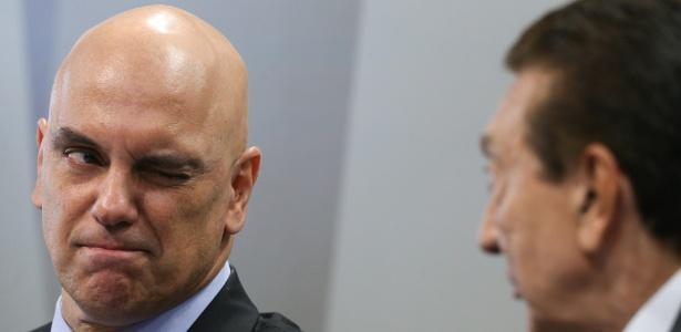 Alexandre de Moraes pisca para o presidente da CCJ do Senado, Edison Lobão