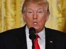Trump anula norma que permitia aos transexuais escolher banheiro