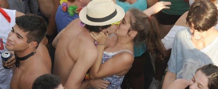Beijar é bom, mas conheça oito doenças transmitidas pela boca