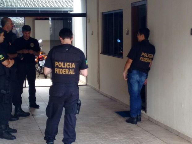 Policiais federais cumpriram mandado de busca e apreensão na empresa (Crédito: Reprodução)