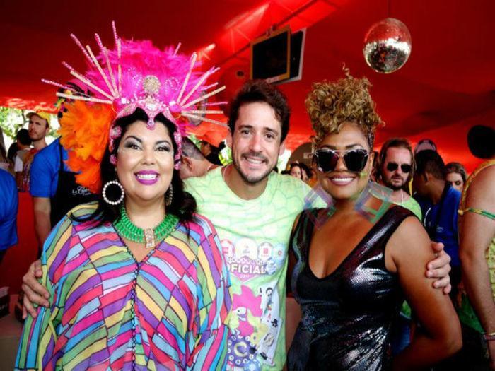 Fabiana Karla,Guilherme Menezes (MKT do Galo) e Gaby Amarantos (Crédito: Reprodução)