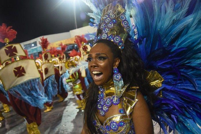 Stephanye Cristine, rainha de bateria da Unidos do Peruche
