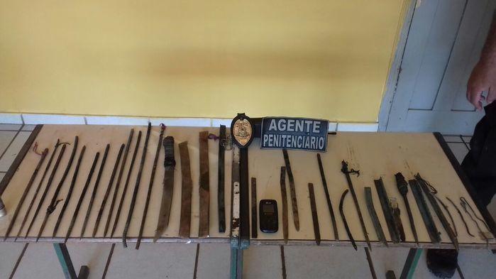 Agentes encontram armas e celulares na Penitenciária de Esperantina