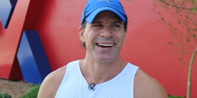 Tulio é vetado na Globo após mostrar foto nu para apresentadora