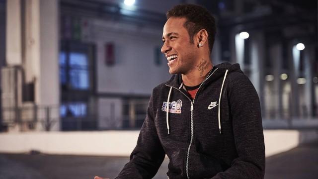Neymar está completando neste domingo 25 anos
