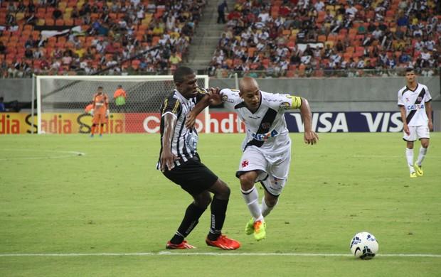 Vasco joga mal, sofre, mas arranca virada no fim de jogo