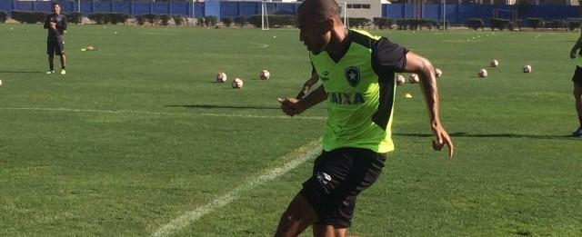 Botafogo deve ter um único atacante contra o Colo-Colo, no Chile