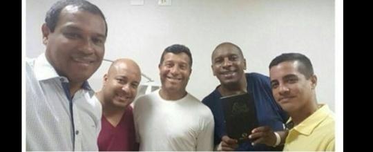 Gilmar Fubá recebe apoio de ex-jogadores do Corinthians no hospital