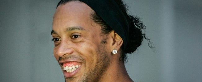 Ronaldinho pode jogar na Turquia por mais de R$ 13 milhões por ano